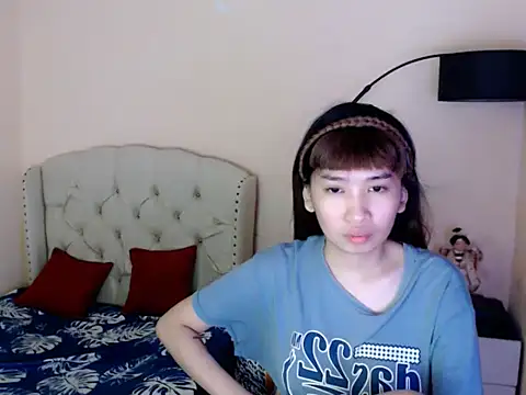 Snapshot of ShantalFoxxy_ chatting on July 11, 2026, 12:38 pm ShantalFoxxy online show from July 11, 2026, 12:38 pm