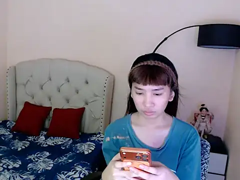 Snapshot of ShantalFoxxy_ chatting on June 18, 2026, 12:20 am ShantalFoxxy online show from June 18, 2026, 12:20 am