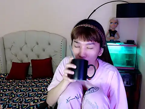 ShantalFoxxy  online show from February 6, 2026, 1:18 pm