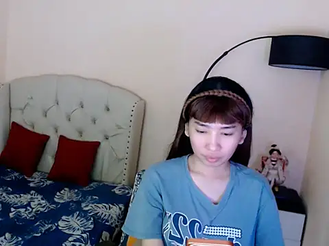 Snapshot of ShantalFoxxy_ chatting on June 12, 2026, 11:24 pm ShantalFoxxy online show from June 12, 2026, 11:24 pm