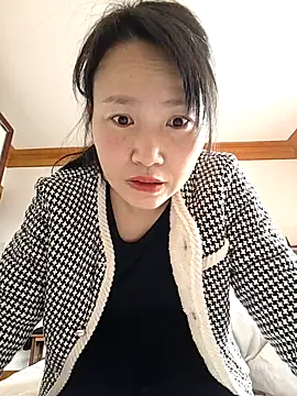 Snapshot of Haili-1 chatting on February 13, 2026, 4:23 am Haili-1 online show from February 13, 2026, 4:23 am