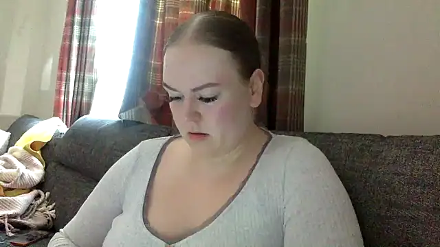 Snapshot of gracelovesxx chatting on August 1, 2026, 10:24 am gracelovesxx online show from August 1, 2026, 10:24 am