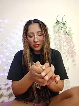 airamoon online show from April 28, 2026, 11:53 pm