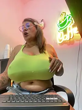 Snapshot of AlexxiaaMat chatting on September 16, 2025, 11:11 am AlexxiaaMat online show from September 16, 2025, 11:11 am