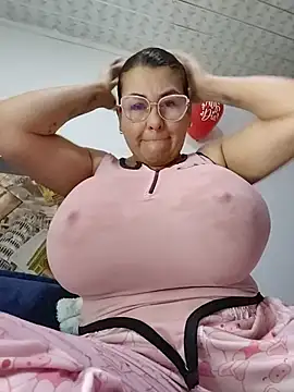 Snapshot of AlexxiaaMat chatting on July 19, 2026, 9:39 am AlexxiaaMat online show from July 19, 2026, 9:39 am