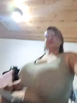 Snapshot of AlexxiaaMat chatting on March 12, 2026, 11:03 am AlexxiaaMat online show from March 12, 2026, 11:03 am