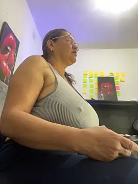 Snapshot of AlexxiaaMat chatting on October 1, 2025, 11:03 am AlexxiaaMat online show from October 1, 2025, 11:03 am