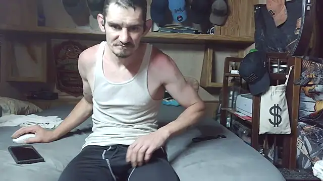 Snapshot of mike42088 chatting on June 4, 2026, 4:17 am mike42088 online show from June 4, 2026, 4:17 am