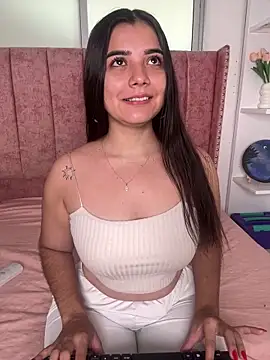 salomecute21 online show from February 13, 2026, 11:43 am