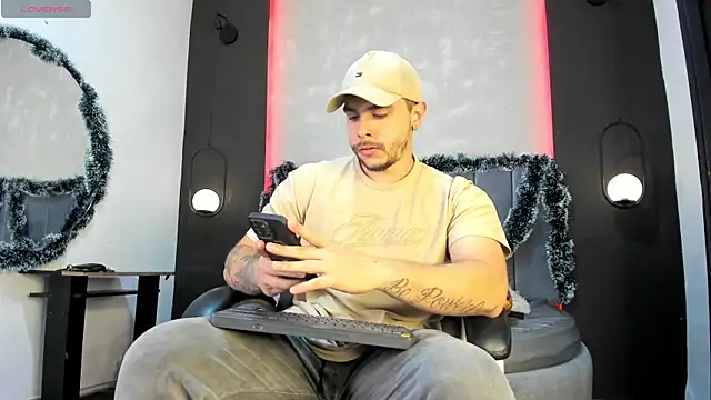 Liam walk  online show from December 19, 2025, 7:27 pm