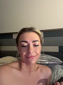 Snapshot of kinkylilsweetie chatting on July 21, 2026, 10:49 am kinkylilsweetie online show from July 21, 2026, 10:49 am