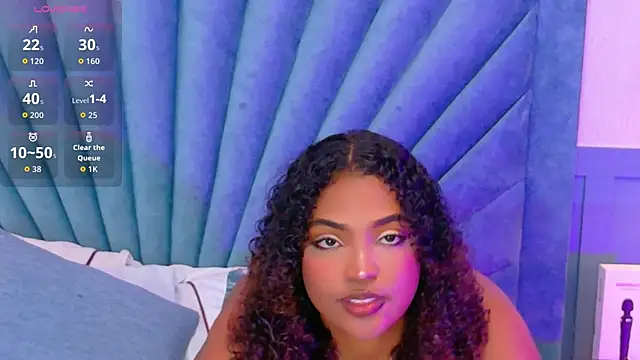 Cristal-Jonnes online show from November 11, 2025, 3:12 am