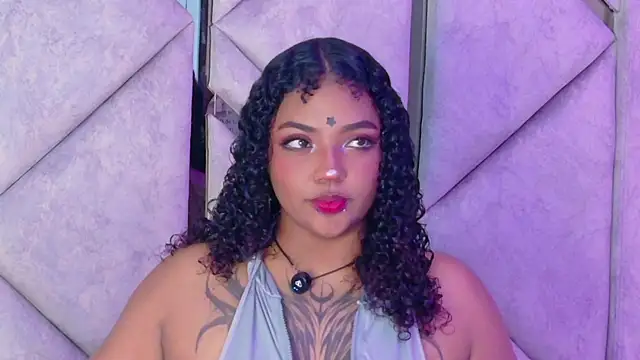 Snapshot of Cristal-Jonnes chatting on July 15, 2026, 11:01 pm Cristal-Jonnes online show from July 15, 2026, 11:01 pm