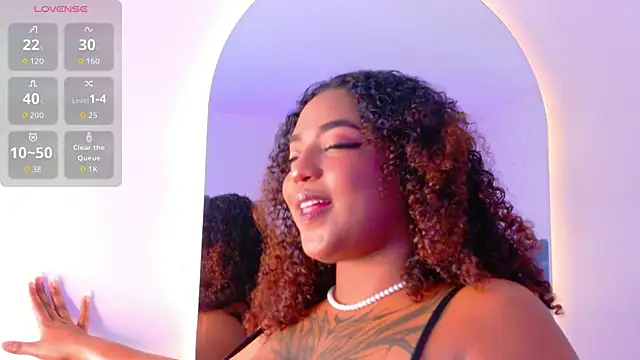 Cristal-Jonnes online show from October 23, 2025, 3:05 am