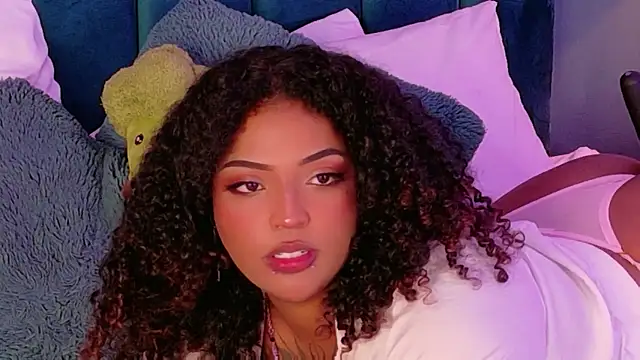 Snapshot of Cristal-Jonnes chatting on June 23, 2026, 1:25 am Cristal-Jonnes online show from June 23, 2026, 1:25 am