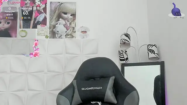 JuliethMoss online show from November 16, 2025, 3:39 pm