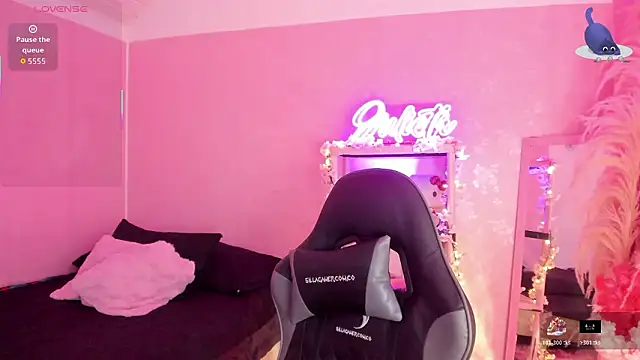 JuliethMoss online show from March 21, 2026, 8:24 pm