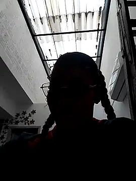 Pamelamiler   online show from December 2, 2025, 12:40 pm