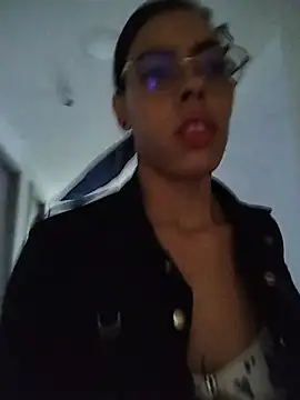 Snapshot of Pamelamiler__ chatting on June 18, 2026, 1:27 pm Pamelamiler online show from June 18, 2026, 1:27 pm