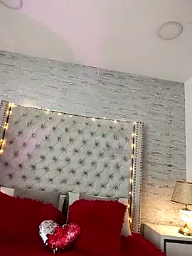 Pamelamiler   online show from April 24, 2026, 10:28 am