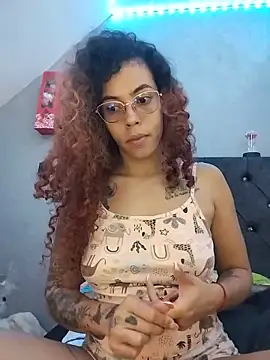Snapshot of Pamelamiler__ chatting on June 18, 2026, 2:32 am Pamelamiler online show from June 18, 2026, 2:32 am