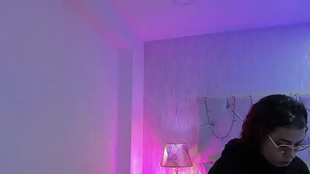 Pamelamiler   online show from October 14, 2025, 11:44 am