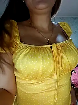 Viola3102 online show from November 12, 2025, 8:12 pm