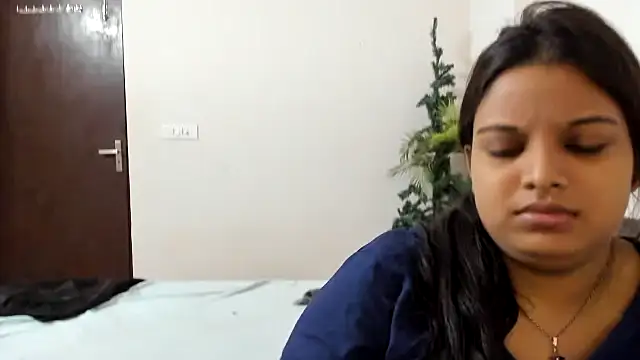 Snapshot of Maahhii_2 chatting on June 13, 2026, 3:21 pm Maahhii 2 online show from June 13, 2026, 3:21 pm