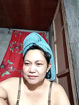 Everleigh mom online show from September 12, 2025, 1:50 am
