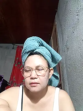 Everleigh mom online show from October 7, 2025, 2:01 am