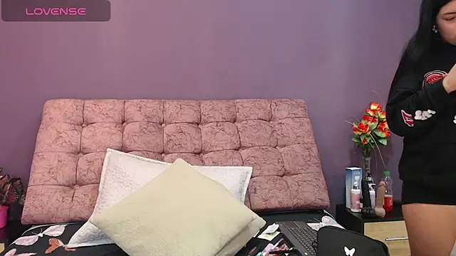 Snapshot of KateWelsin chatting on December 1, 2025, 7:37 pm KateWelsin online show from December 1, 2025, 7:37 pm