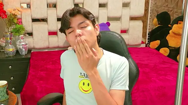 alandelrey57 online show from February 13, 2026, 7:52 am