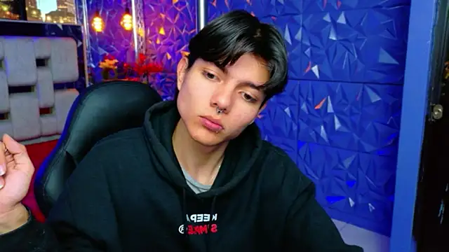 alandelrey57 online show from February 25, 2026, 4:40 pm