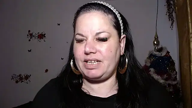 andreea2011 online show from October 13, 2025, 6:37 am