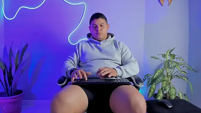 Snapshot of Maximus_Steel chatting on September 26, 2025, 11:17 am Maximus Steel online show from September 26, 2025, 11:17 am