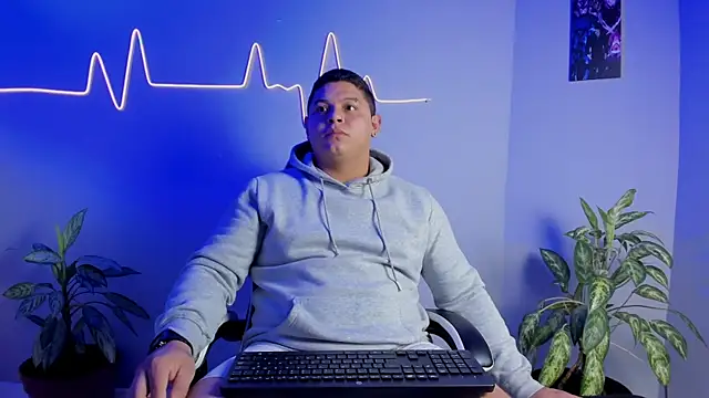 Snapshot of Maximus_Steel chatting on November 10, 2025, 11:48 am Maximus Steel online show from November 10, 2025, 11:48 am