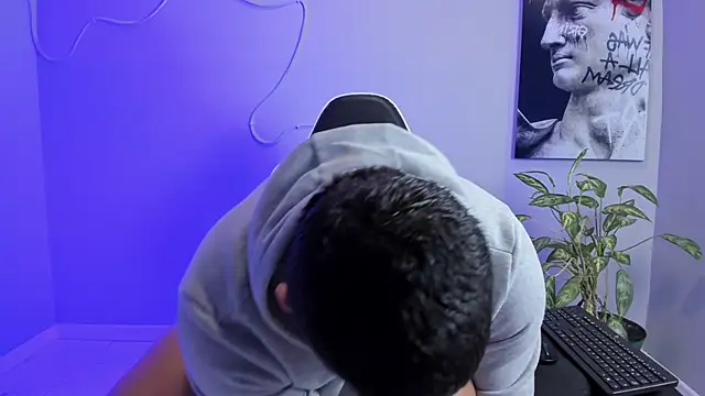 Snapshot of Maximus_Steel chatting on September 14, 2025, 11:32 am Maximus Steel online show from September 14, 2025, 11:32 am