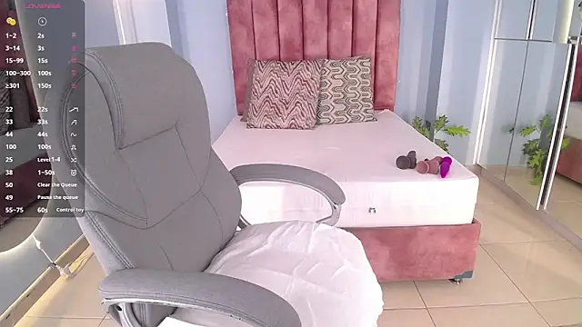 JeinnoveMontenegr0 online show from March 9, 2026, 2:20 pm