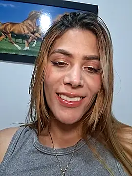 Elianasuarezz online show from April 1, 2026, 11:56 pm
