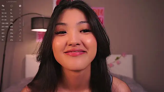 Snapshot of FancyEsten chatting on October 16, 2025, 8:33 am FancyEsten online show from October 16, 2025, 8:33 am