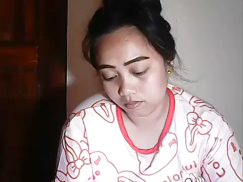 Pinay Chubby20 online show from April 22, 2026, 9:32 pm