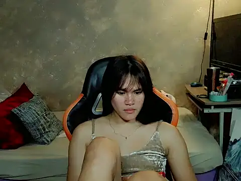 Snapshot of YllanaAltheaXxX chatting on June 6, 2026, 4:56 pm YllanaAltheaXxX online show from June 6, 2026, 4:56 pm