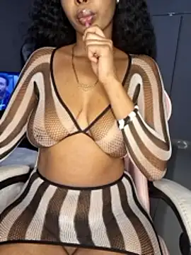 Snapshot of ELAINE_xXxX chatting on December 4, 2025, 9:03 pm ELAINE xXxX online show from December 4, 2025, 9:03 pm