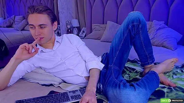 Snapshot of WilliamDyson chatting on October 13, 2025, 3:19 am WilliamDyson online show from October 13, 2025, 3:19 am