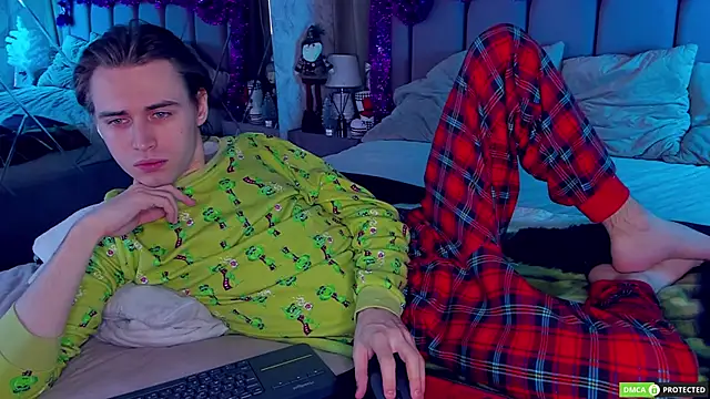 WilliamDyson online show from December 21, 2025, 3:08 am