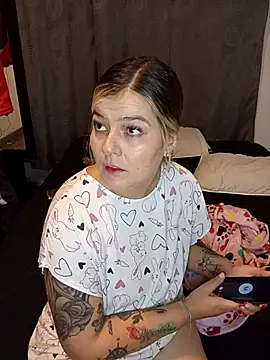 Snapshot of Fernandar2025 chatting on October 24, 2025, 2:10 am Fernandar2025 online show from October 24, 2025, 2:10 am