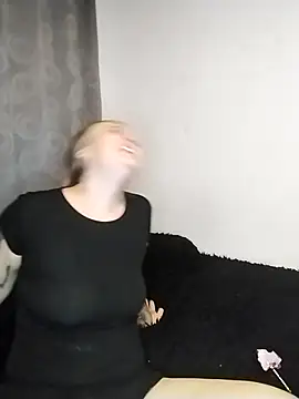 Snapshot of Fernandar2025 chatting on October 21, 2025, 2:44 am Fernandar2025 online show from October 21, 2025, 2:44 am