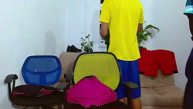 skinny23cm online show from February 7, 2026, 1:52 pm