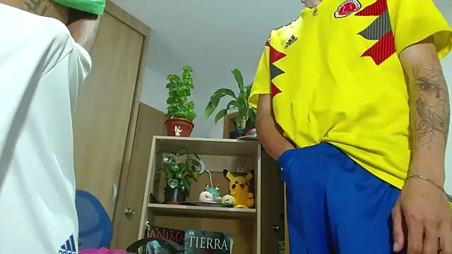 skinny23cm online show from November 15, 2025, 9:19 pm