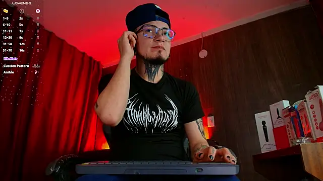 Snapshot of tyler_jones_ chatting on August 5, 2026, 5:01 am tyler jones online show from August 5, 2026, 5:01 am